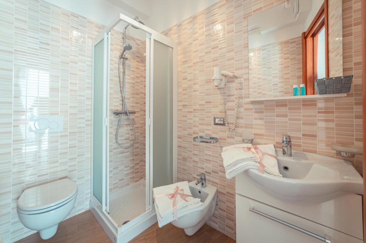 לינה וארוחת בוקר טאורמינה Elegant R&B Floridia מראה חיצוני תמונה